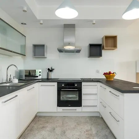 Warta By Renters Apartment *