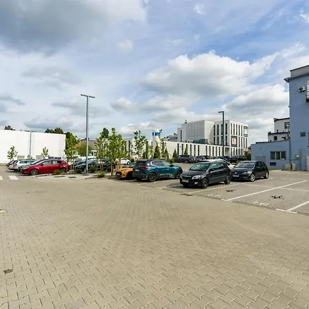 Warta By Renters Apartment *