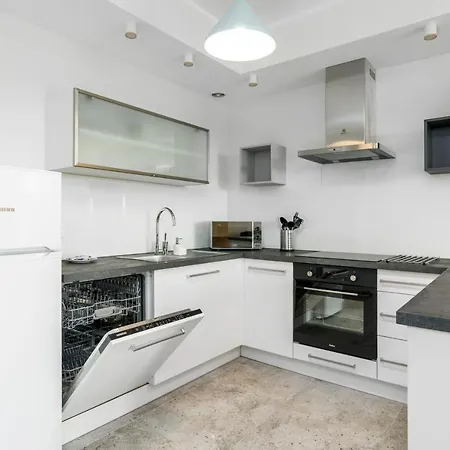 Warta By Renters Apartment *