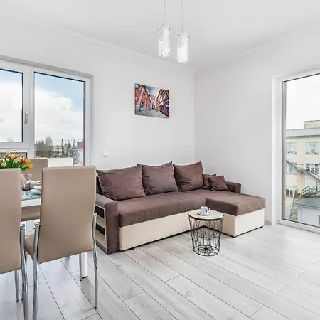 Warta By Renters Apartment *